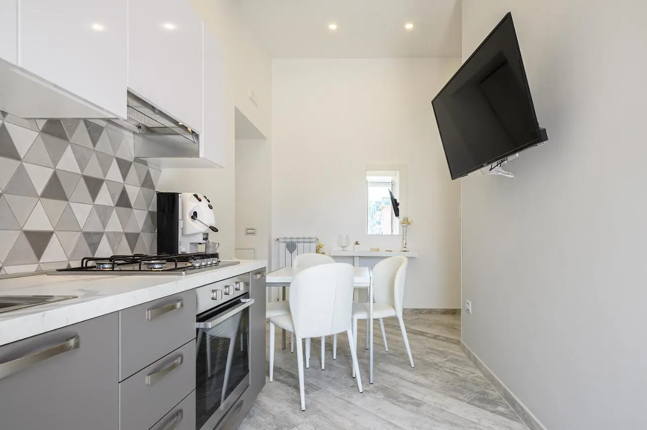 Lungomare 6Min Suite Deluxe Miraglia With Parking Napoli 0*,  Italia